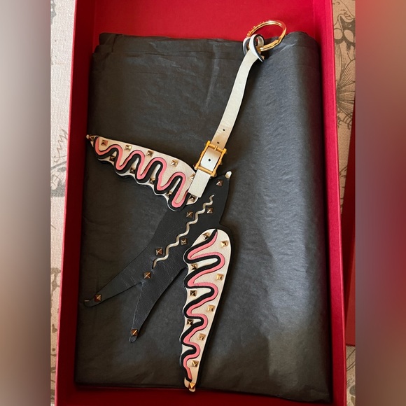 Valentino Garavani Rockstud Leather Swallow Bag Charm with Ornate Patterns. ♥️💝 - Picture 10 of 11